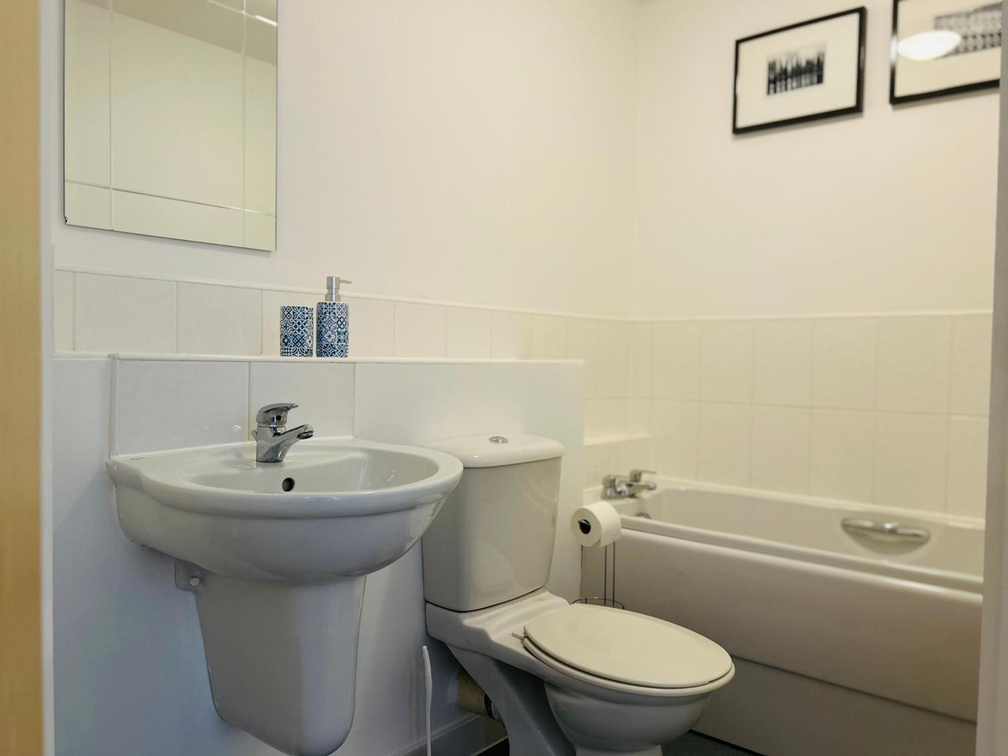 Modern Apartment Broad Gauge Way - Ideal For Work And Leisure Wolverhampton Bagian luar foto