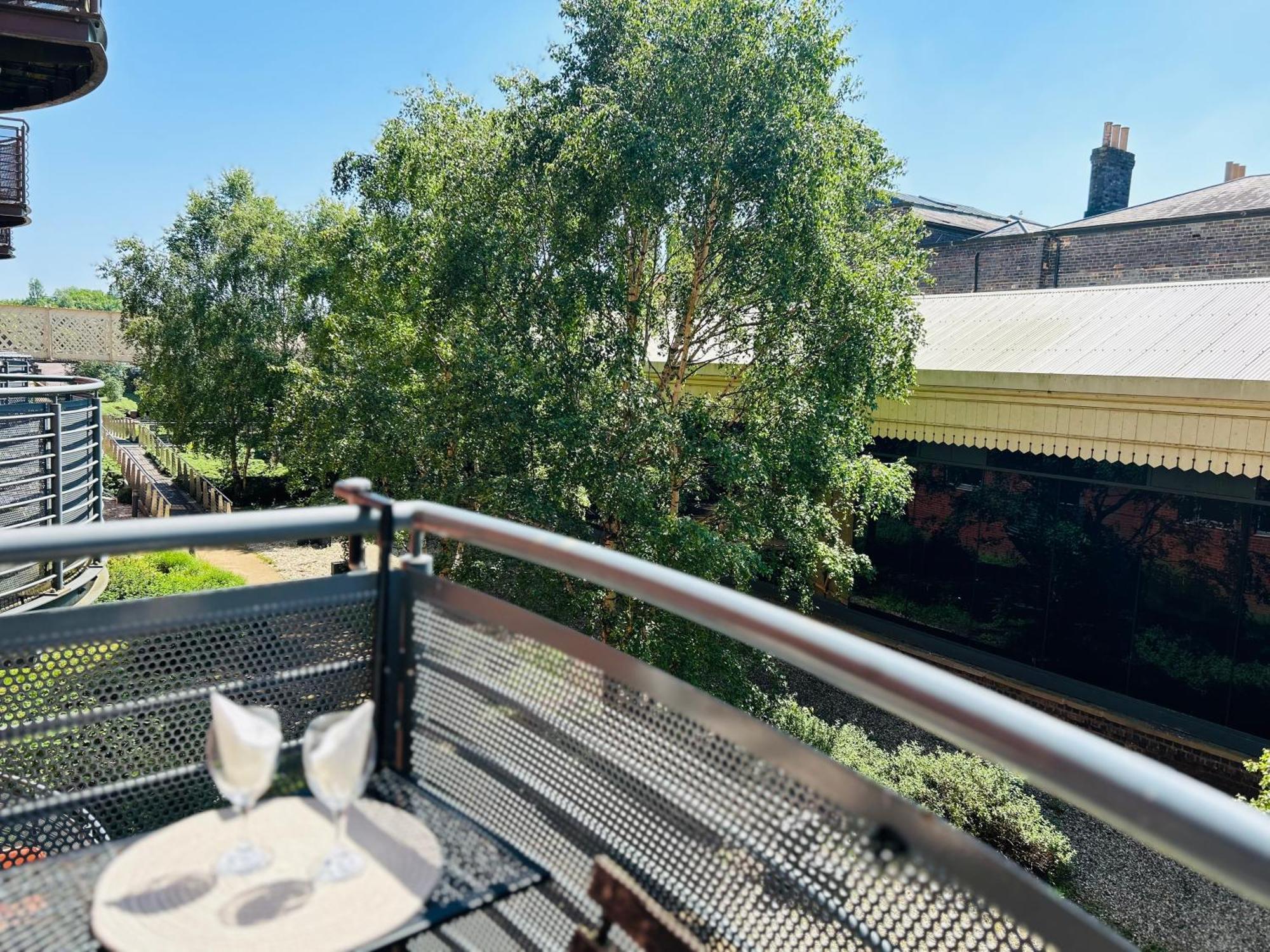 Modern Apartment Broad Gauge Way - Ideal For Work And Leisure Wolverhampton Bagian luar foto