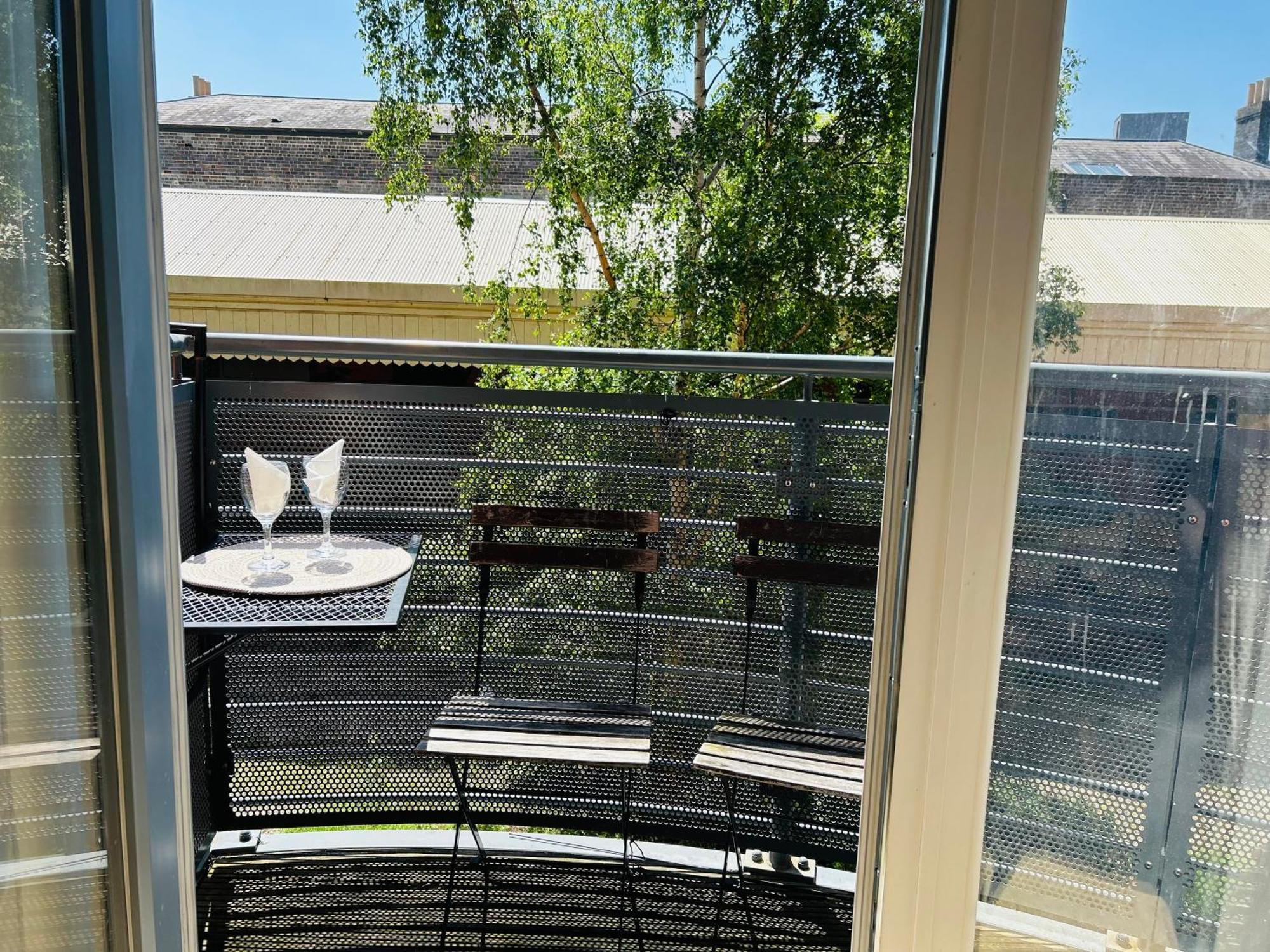 Modern Apartment Broad Gauge Way - Ideal For Work And Leisure Wolverhampton Bagian luar foto